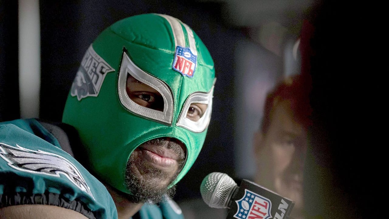 Drunk Eagles fan sneaks into Doug Pederson's press conference