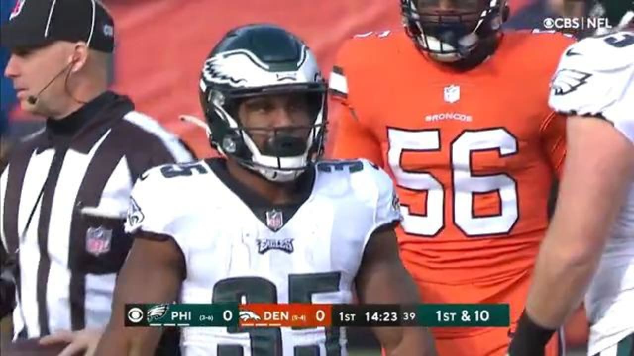 DeVonta Smith TD celebration: Eagles WR channels Grinch, 'steals