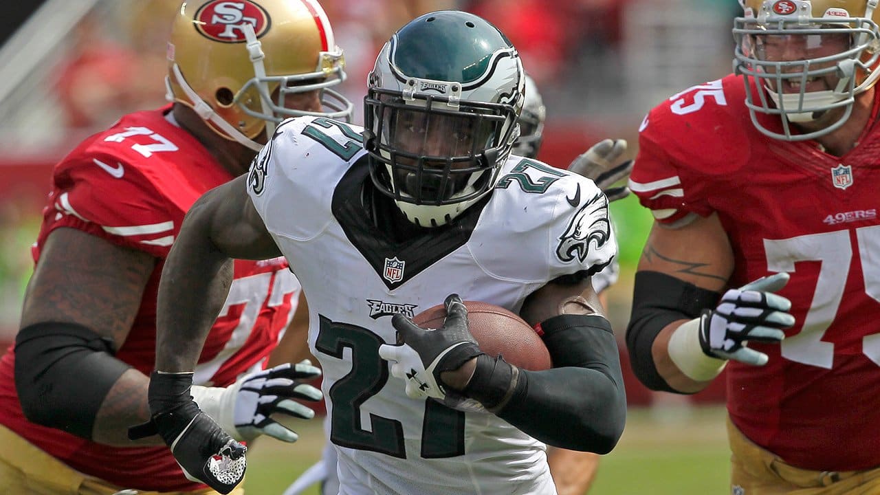 Philadelphia Eagles linebacker Nolan Smith's pressure forces Cleveland  Browns rookie quarterback Dorian Thompson-Robinson into Eagles defensive  tackle Marlon Tuipulotu's mitts for a sack