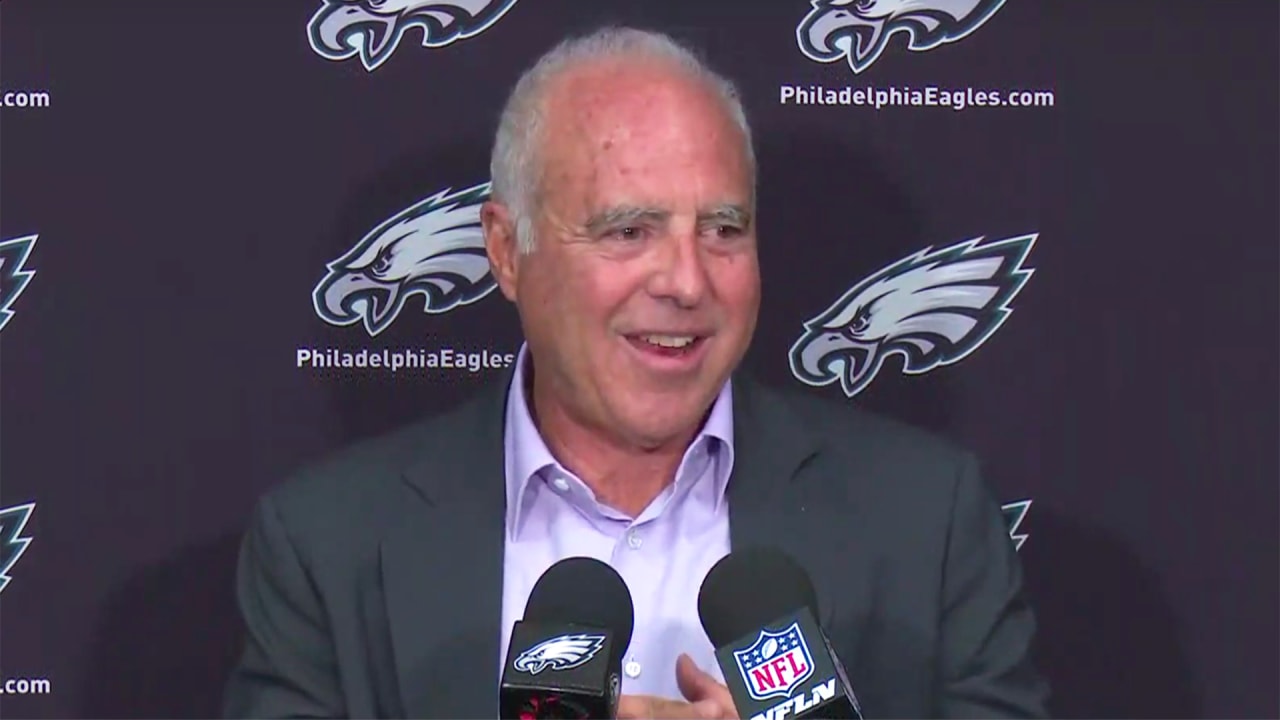 Bringing back the kelly green uniforms as an alternate is a high  priority, for Eagles Chairman & CEO Jeffrey Lurie. Hopes to have them in  place for the 2020 season. : r/nfl