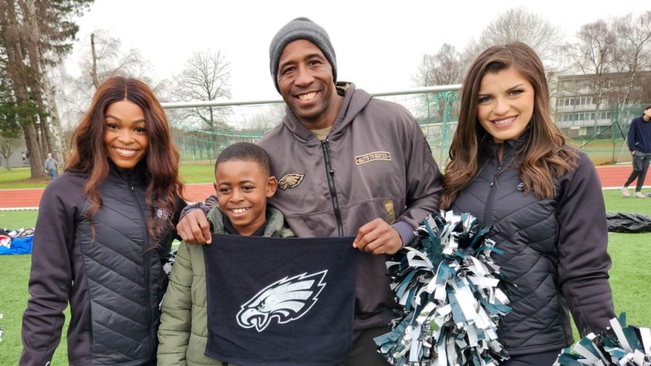 Eagles Cheerleaders Chrissy and Taylor on Goodwill Military Tour