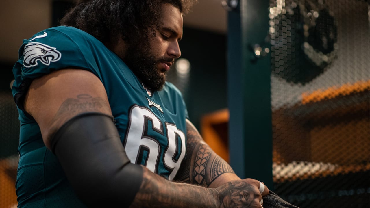 Matt Pryor will continue to work at left tackle for the Eagles