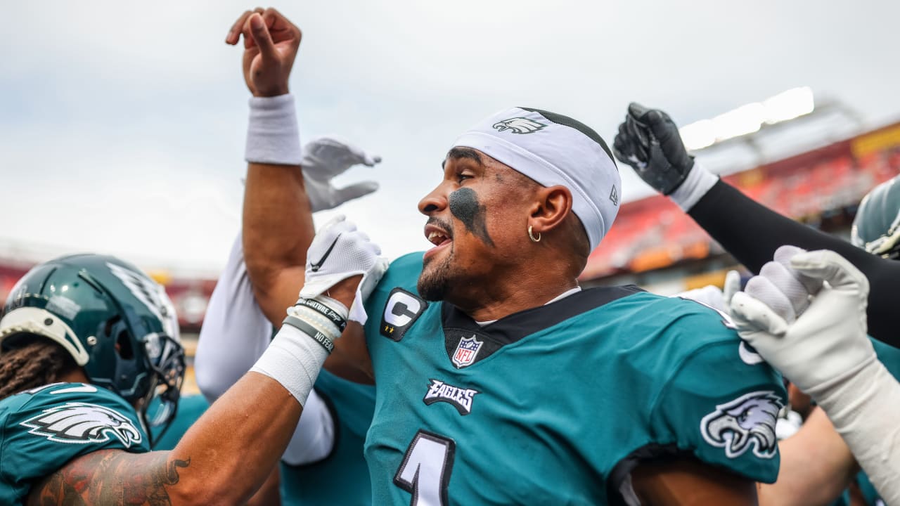 Eagles' Jalen Hurts sets new NFL record in Week 5 win vs