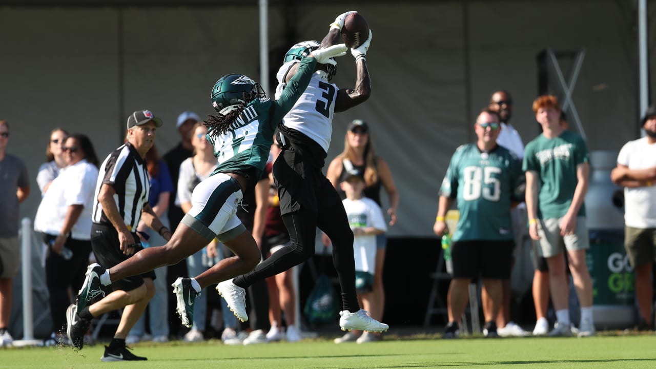 D'Andre Swift and Olamide Zaccheaus meet with current St. Joseph's Prep  players during Eagles training camp – NBC10 Philadelphia