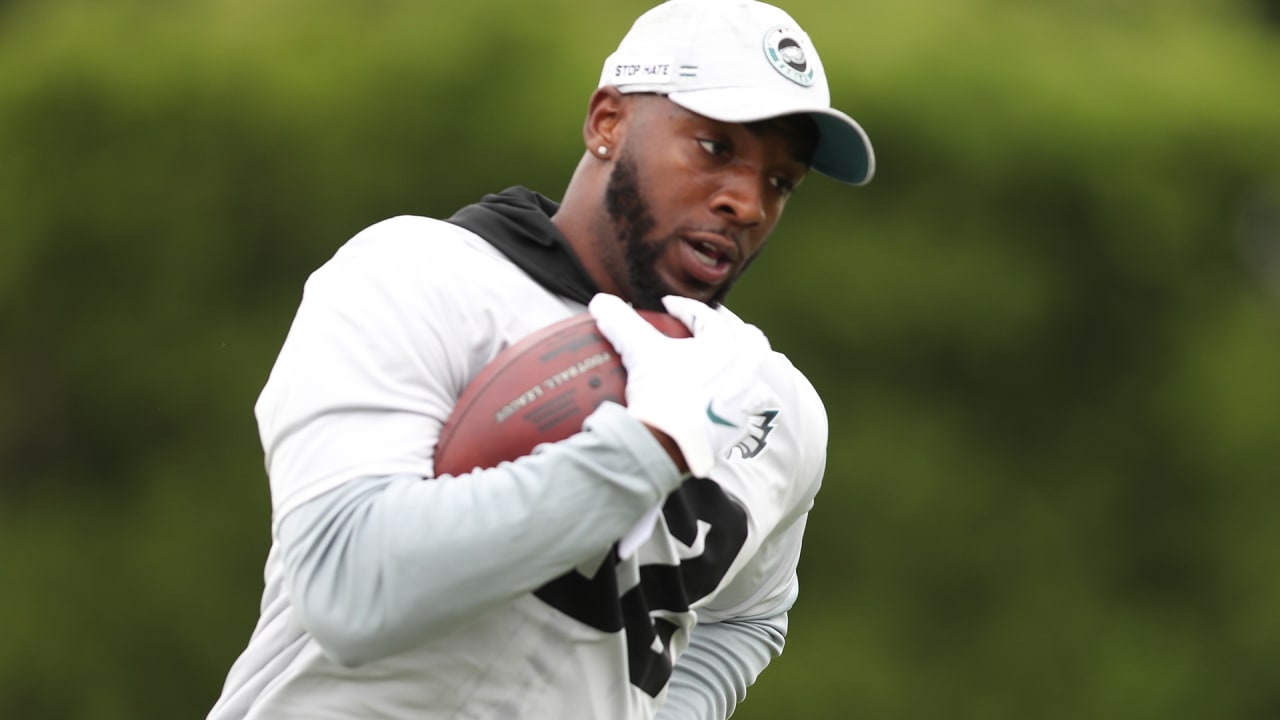 Eagles: Despite a poor outing last week, Davion Taylor still needs to start