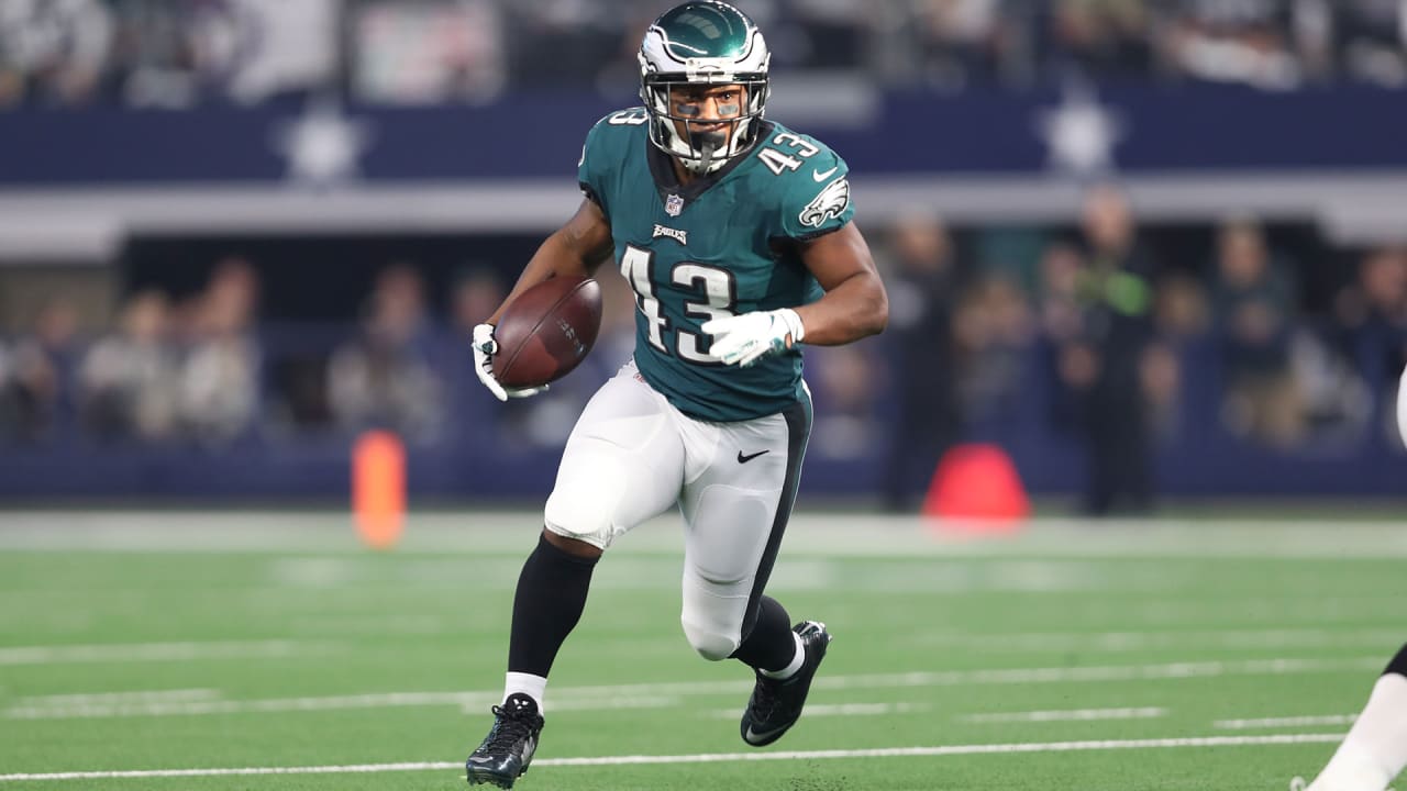 Darren Sproles' Wife Rips Everyone Who is Crushing the Eagles