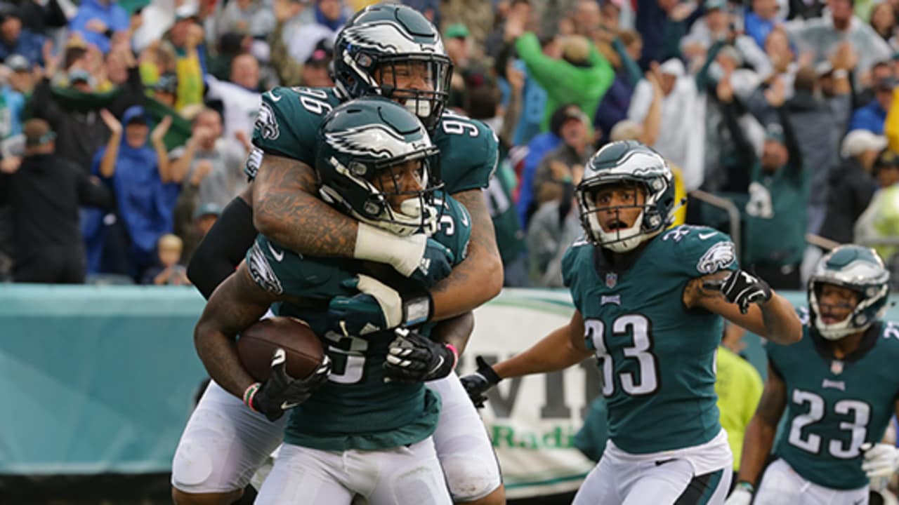 Mike Trout Cheering His Eagles On All the Way to Super Bowl 52