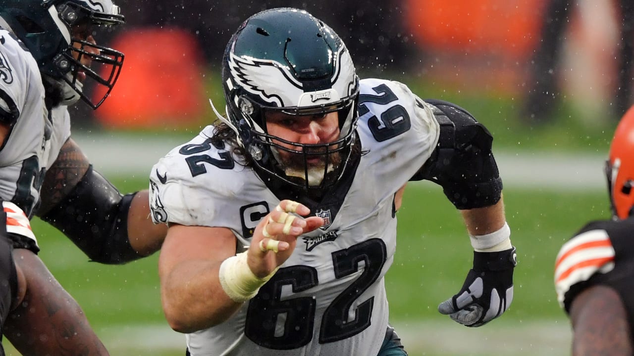 Jason Kelce makes it official: He's back for 2021