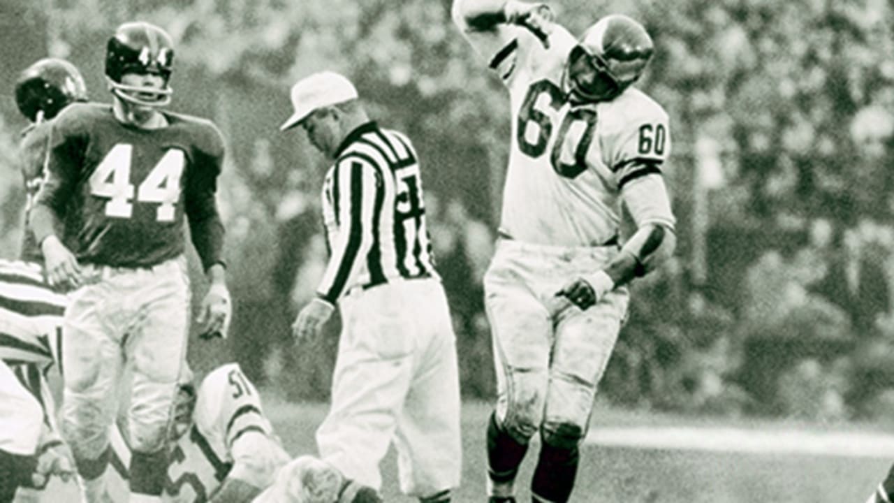Chuck Bednarik dead at 89: NFL's last iron man was best known for vicious  hit on Frank Gifford – New York Daily News