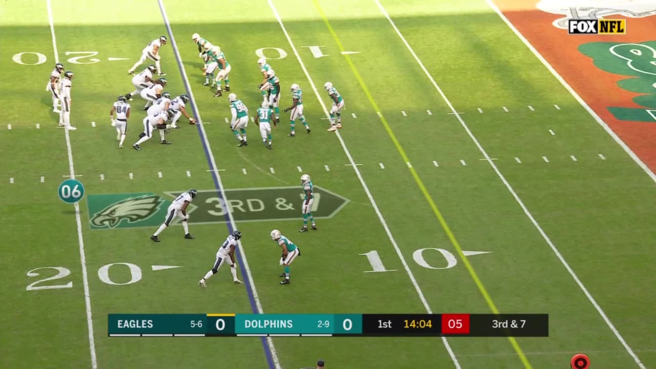 Highlight: RB Kenneth Gainwell torpedoes through DBs at goal line for  16-yard TD