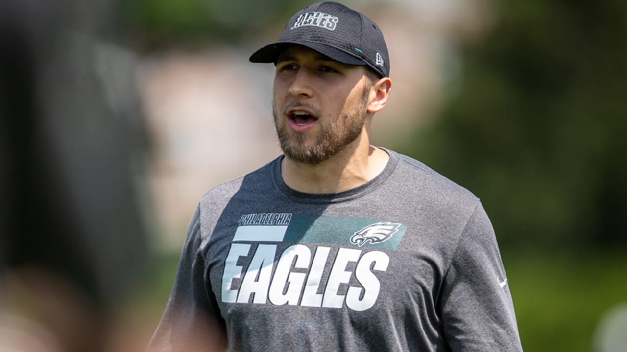 Colts Trade For Philadelphia Eagles' OL Matt Pryor, Swap 2022 Draft Picks