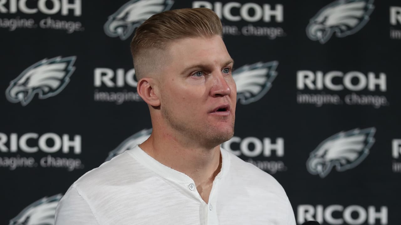 QB Josh McCown signs with Eagles to become oldest practice squad