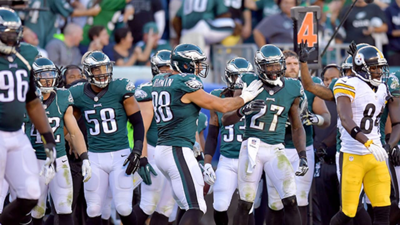 WATCH: Fletcher Cox makes insane grab for fumble touchdown - On3