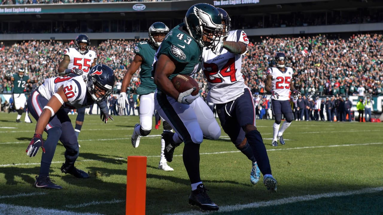 Vintage Darren Sproles Muscles Offense To Victory