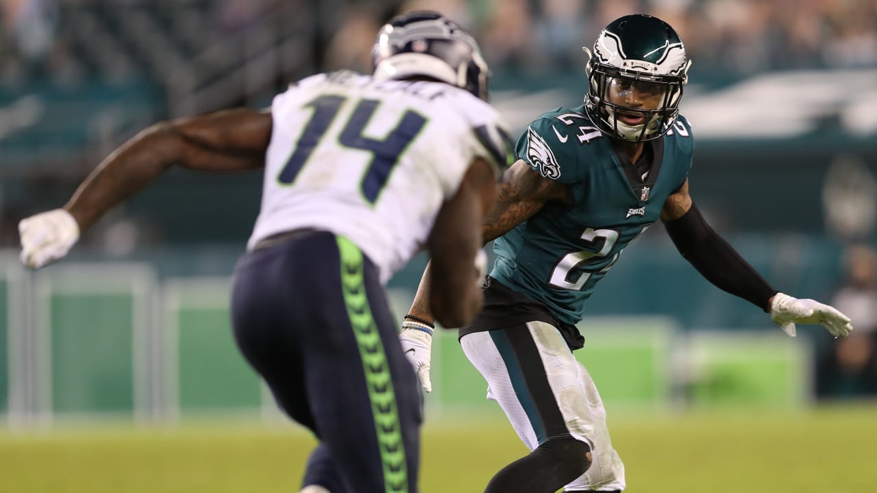 Metcalf, Wilson lead Seahawks over Eagles 23-17