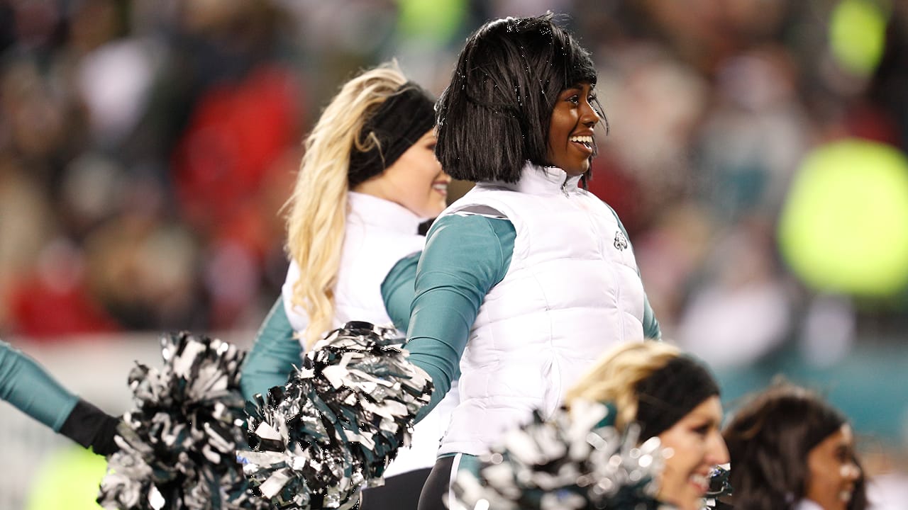 Philadelphia Eagles Cheerleaders Season Kickoff Dance Routine 2022 