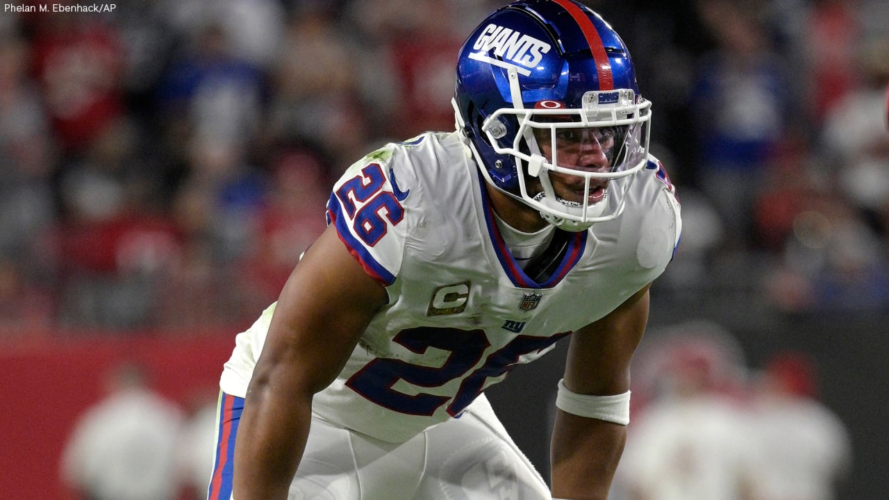 Saquon Barkley Shares Pic in Giants Retro-Inspired Uniform [LOOK]