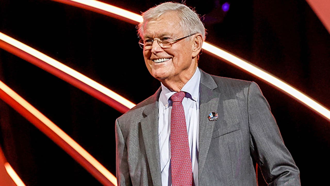 Eagles legends: First look at Dick Vermeil's Hall of Fame ring