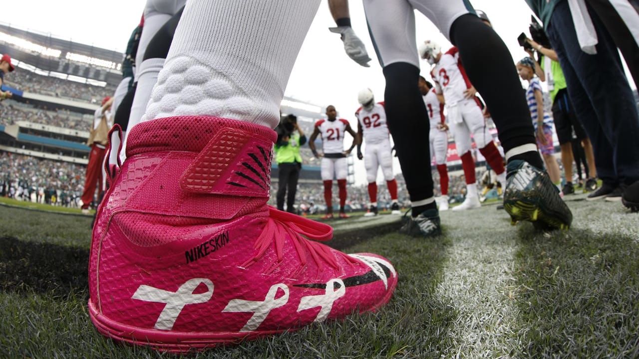 A Philadelphia Eagles player walks off the field in pink cleats News  Photo - Getty Images