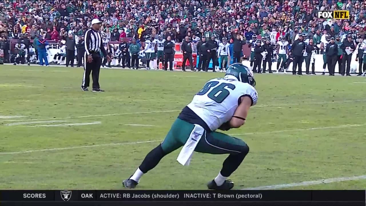 Oops! Watch Eagles punter improvise when he forgets to ditch