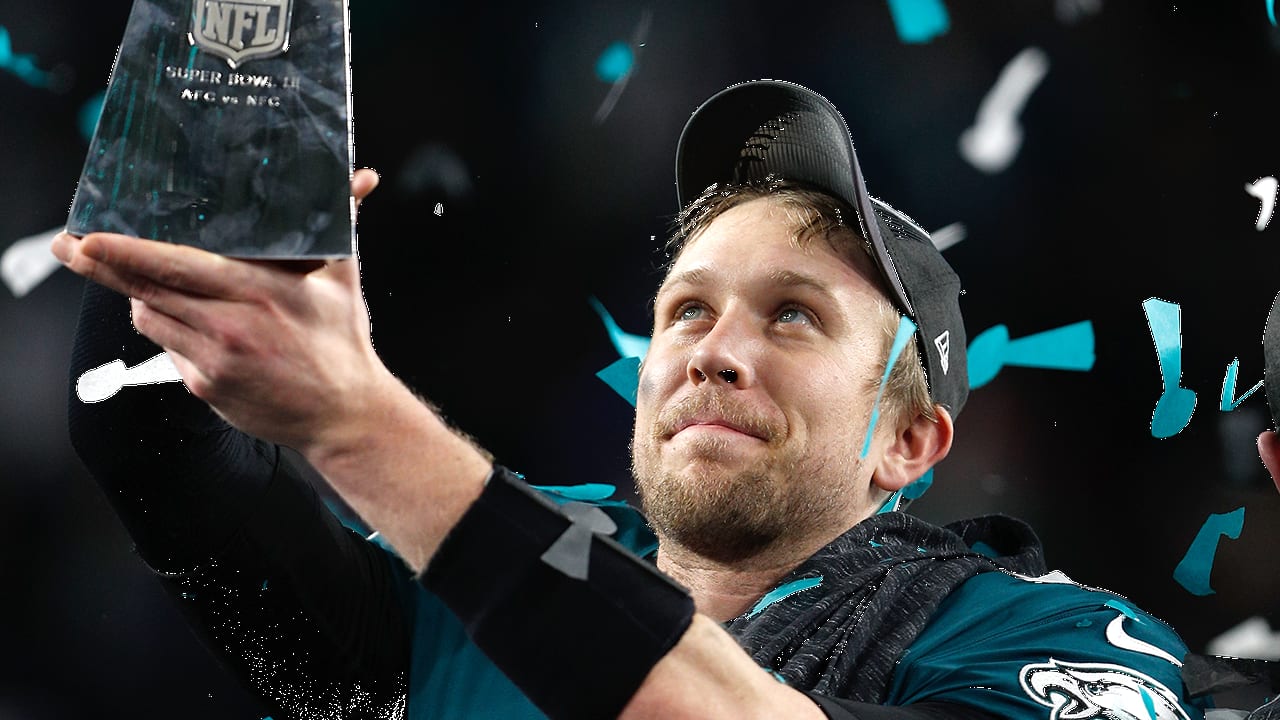 SUPER BOWL BOUND: Nick Foles, Eagles fly into Super Bowl, rout