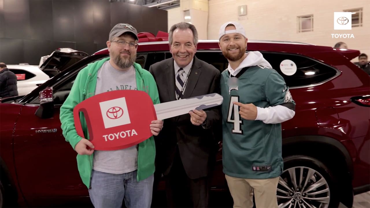 Eagles, Toyota surprise fan with a brand new car