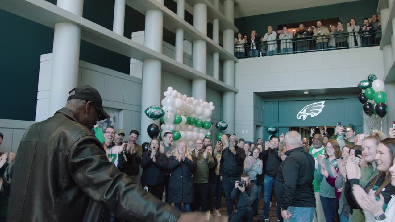 Terrell Owens is representing the Eagles as he heads into the Pro Football  Hall of Fame - Bleeding Green Nation