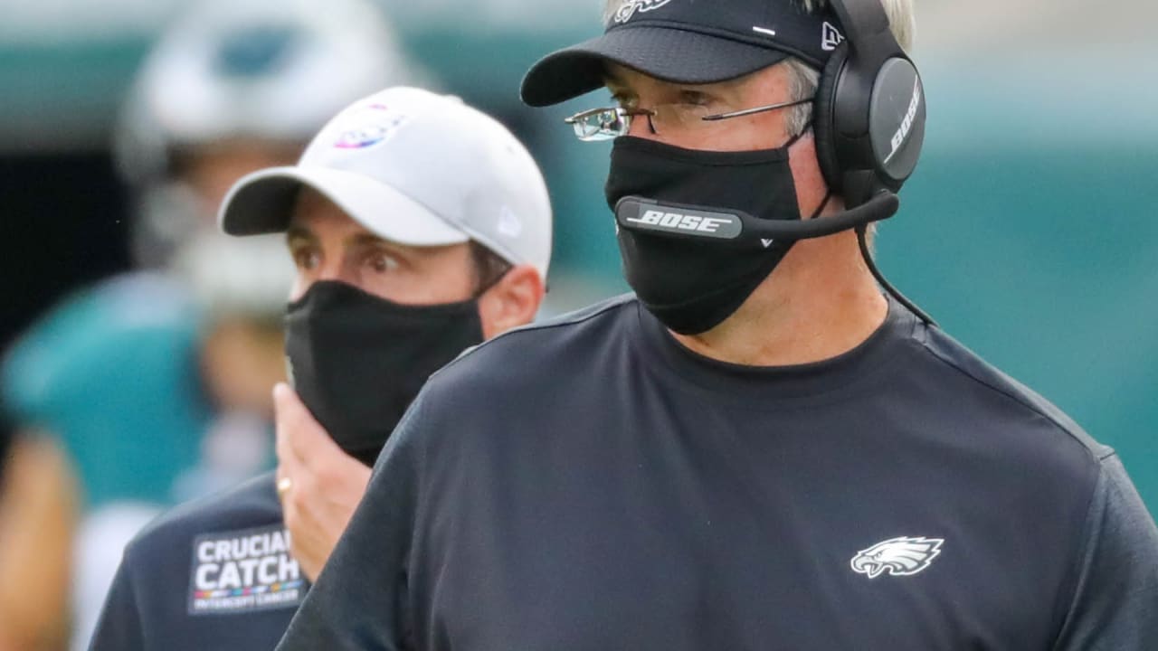 Doug Pederson get standing O, tough loss to Eagles in return to