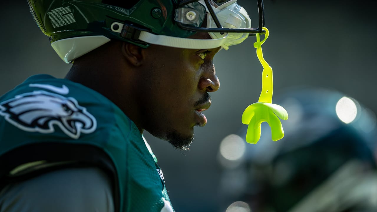 Philadelphia Eagles' Haason Reddick walks off the field after training camp  at the NFL football team's practice facility, Friday, July 29, 2022, in  Philadelphia. (AP Photo/Matt Slocum Stock Photo - Alamy