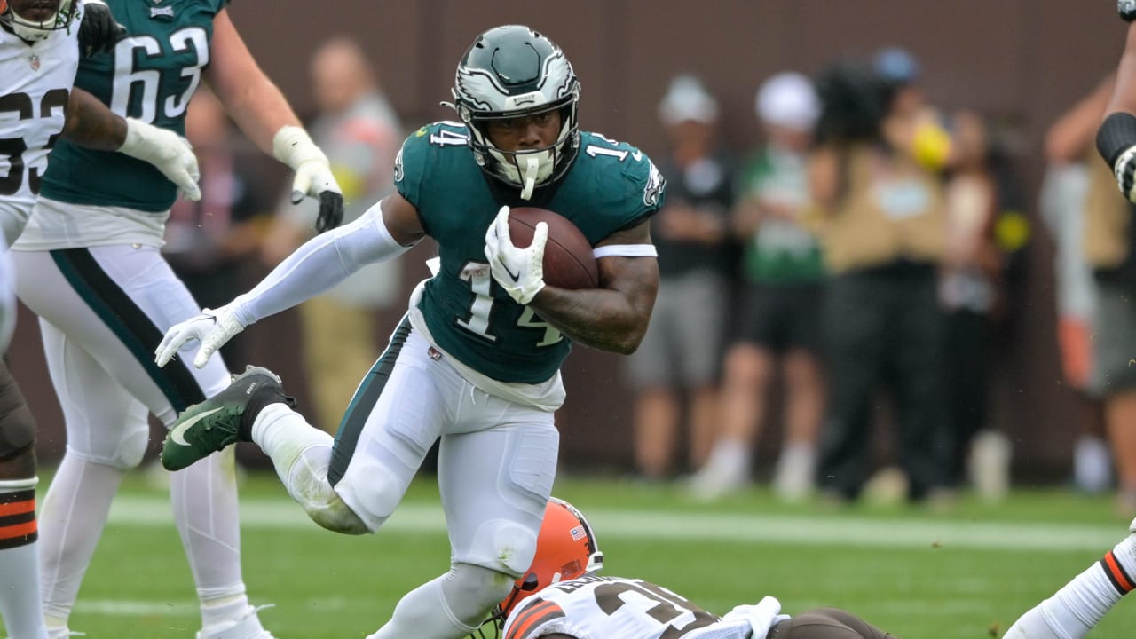 Eagles claw back to take a 20-14 halftime lead vs. Jaguars on a Kenneth  Gainwell TD