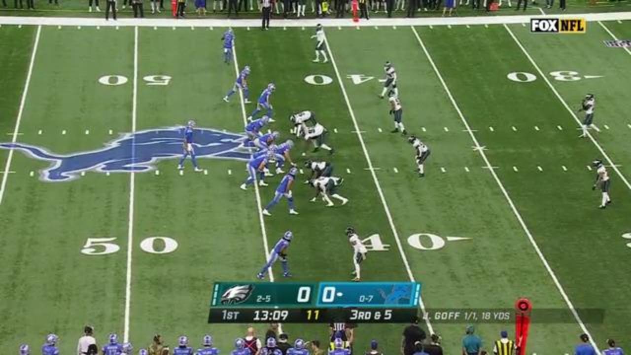 Jake Elliott Has The Biggest Hog In The NFL, Drills 61-Yard Field Goal With  Ease