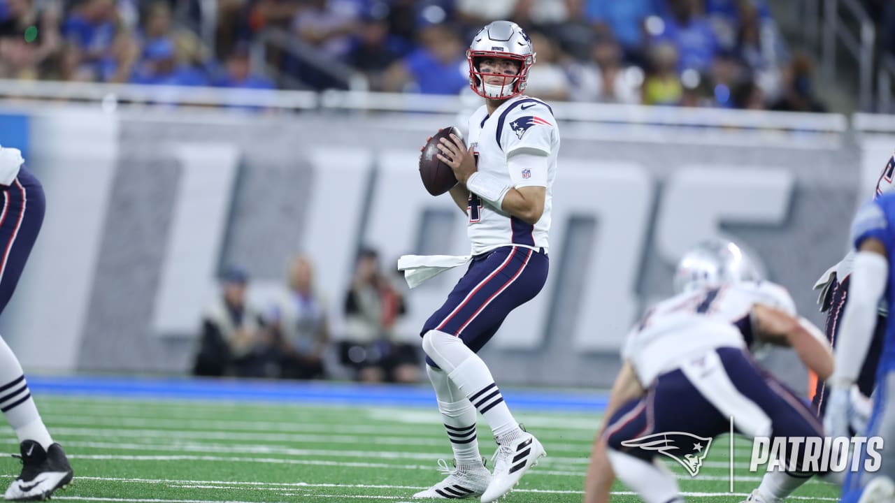 Jarrett Stidham elogiado por belichick