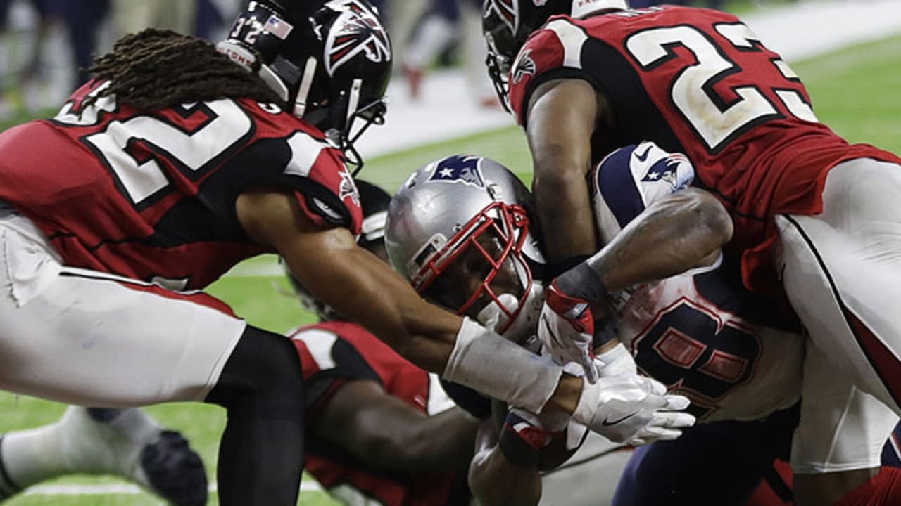 Philadelphia Eagles running back LE GARRETTE BLOUNT runs over Atlanta  Falcons defensive tackle GRADY JARRETT