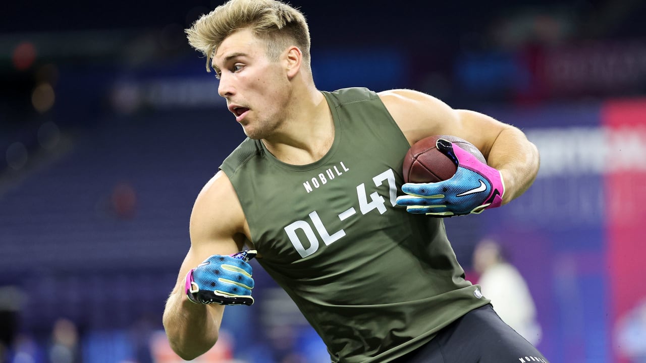 Iowa DL Lukas Van Ness drafted #13 overall by Green Bay Packers