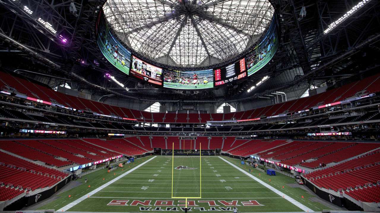 Mercedes-Benz Stadium - New Atlanta Falcons Football Stadium