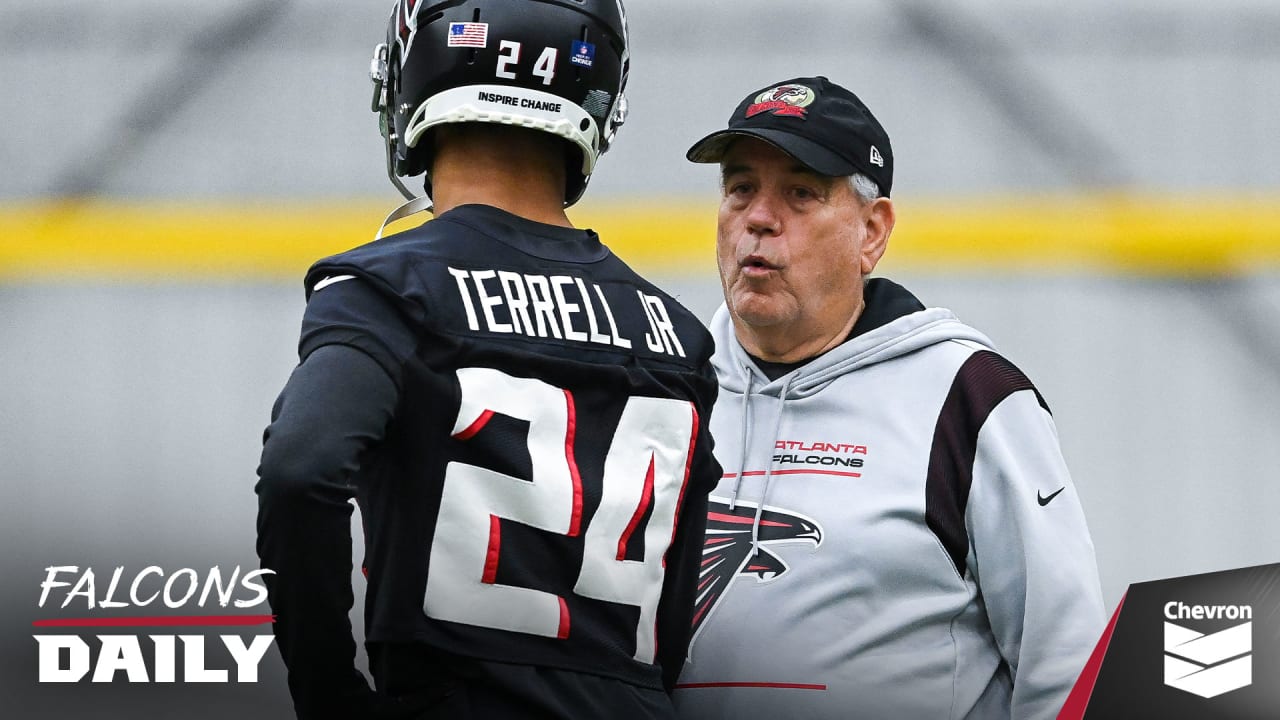 Atlanta Falcons coach Arthur Smith jokingly fines reporter for