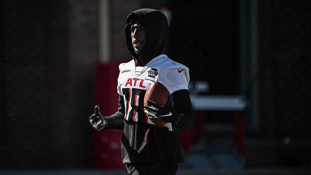 Calvin Ridley helps Falcons unveil 2020 uniforms 