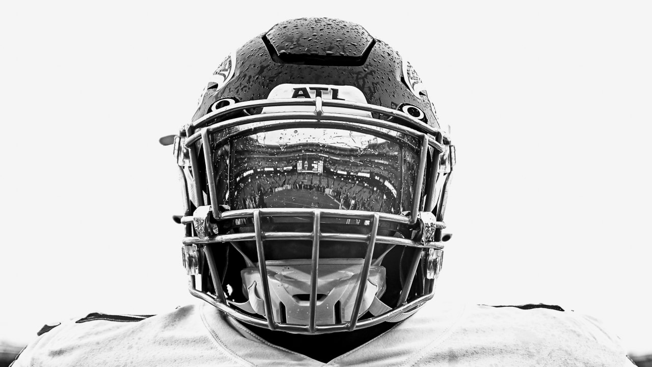 Monochrome Monday Falcons vs Commanders