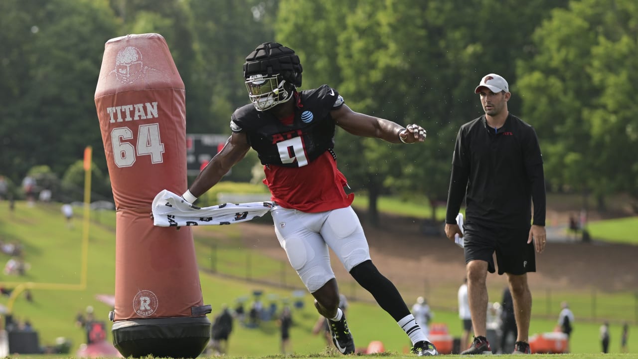 Falcons linebacker Lorenzo Carter: 'We are just trying to assault the  pocket'