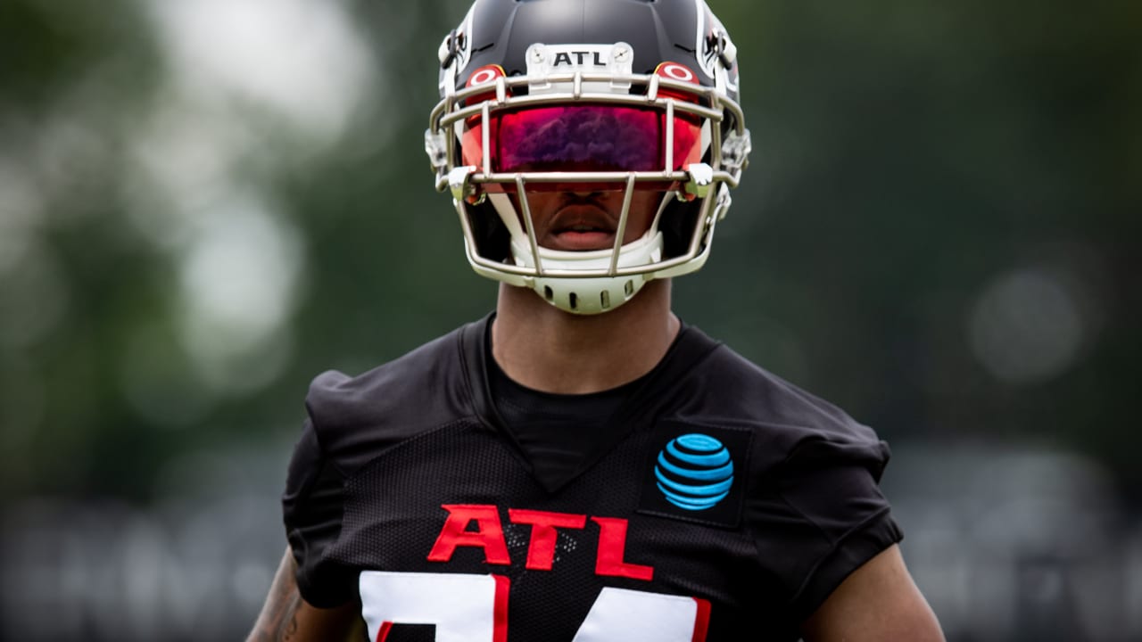 Practice report: A.J. Terrell a great test for Falcons pass catchers