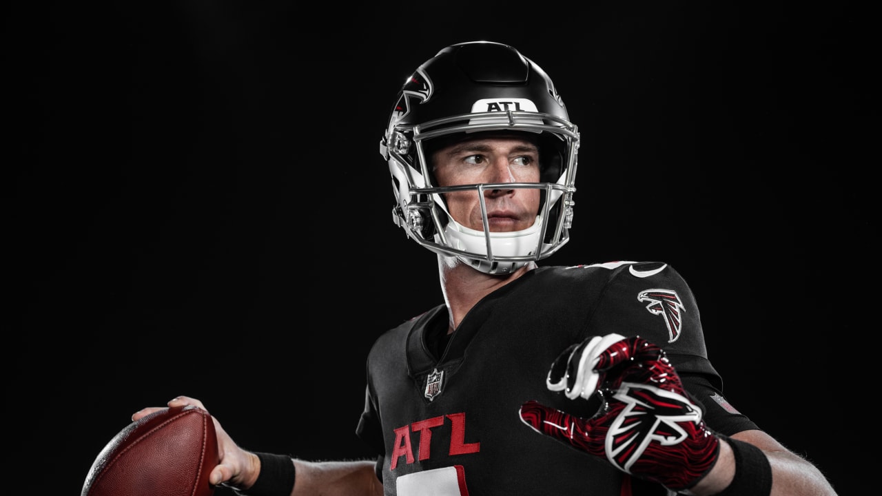 Dirty Birds suit up in new uniforms