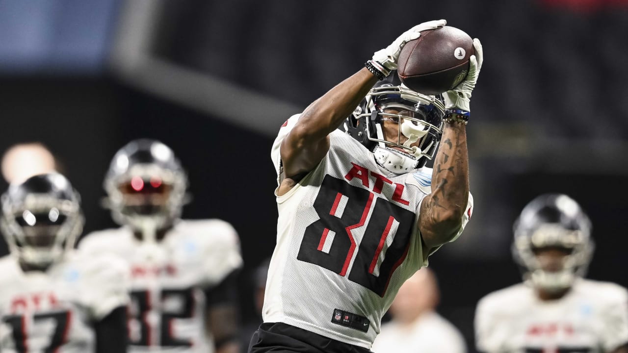 Atlanta Falcons outside linebacker Adetokunbo Ogundeji (92) works