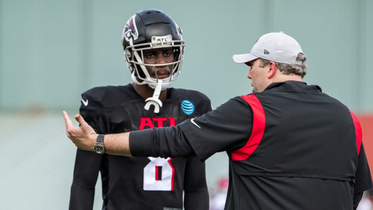 Falcons' Kyle Pitts breezed through first minicamp practice