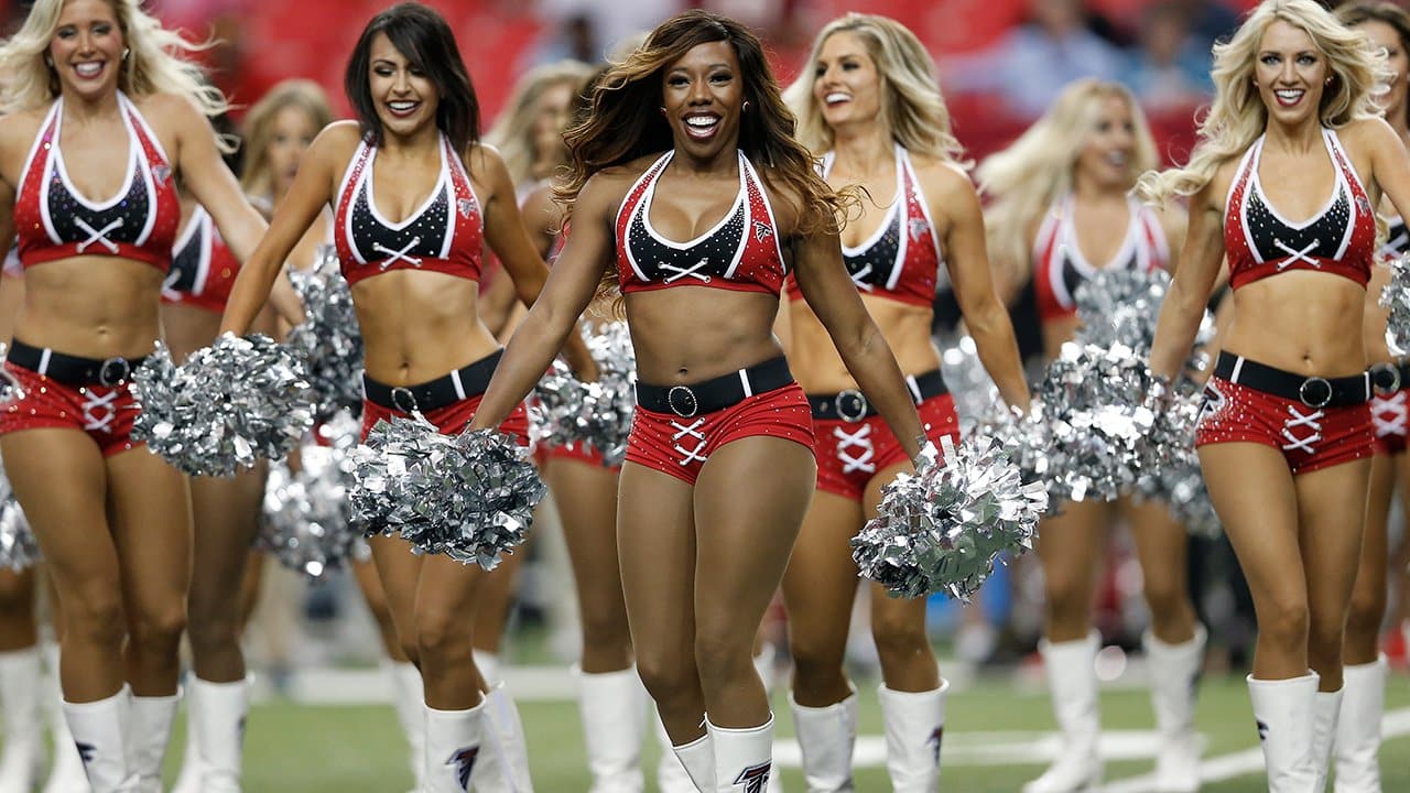 Tampa Bay Buccaneers' cheerleaders entertain the crowd Stock Photo