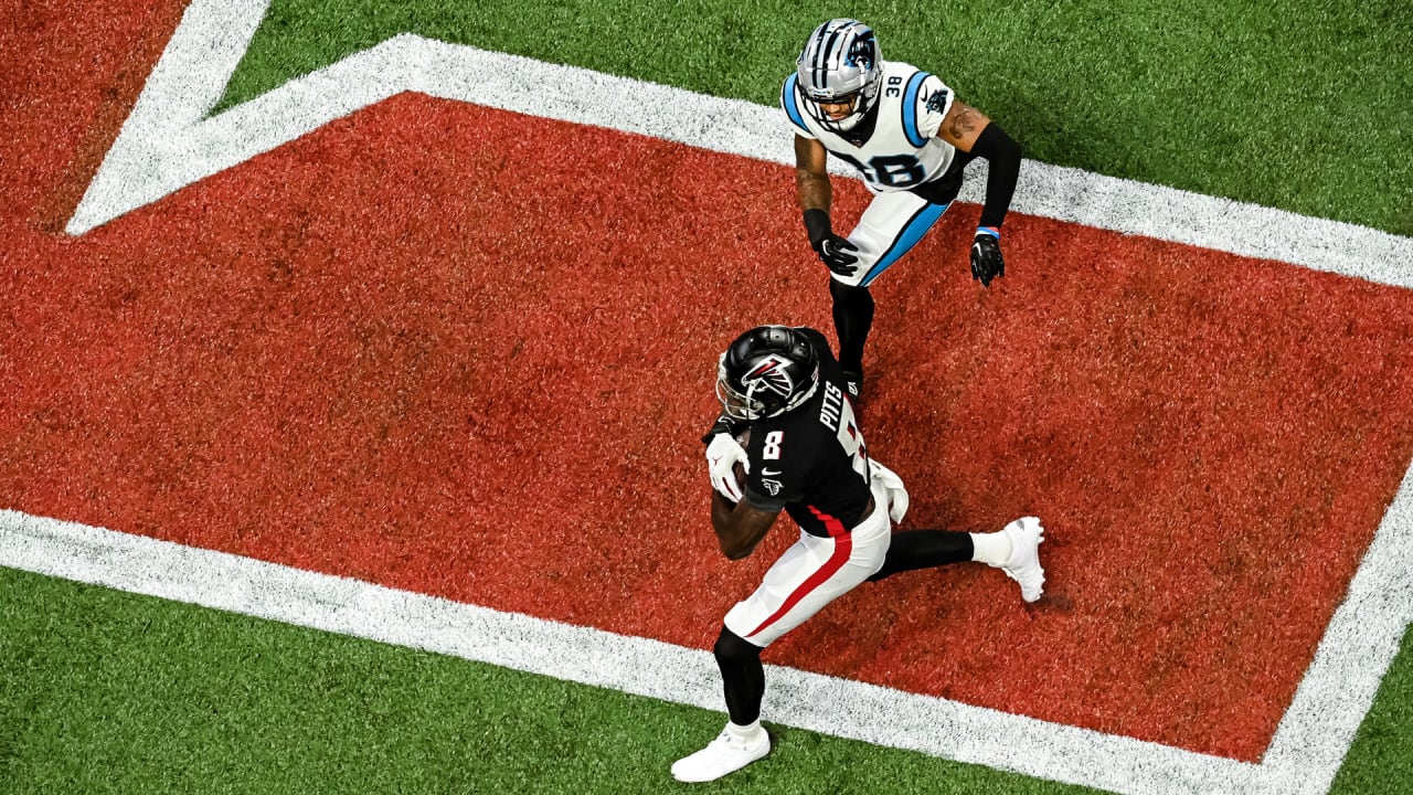 Can't-Miss Play: Falcons' incredible trick play results in 45-yard bomb to  Hollins