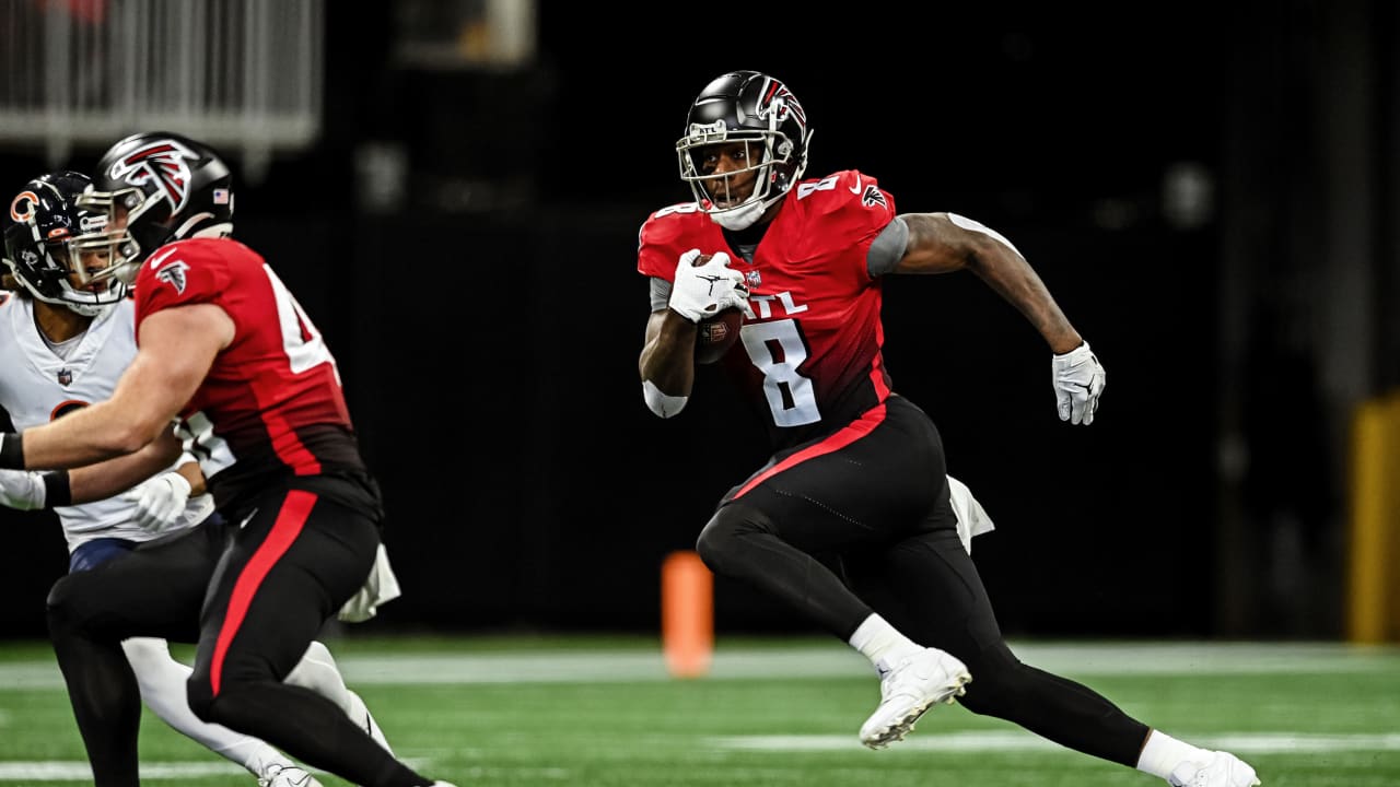 Atlanta Falcons place kicker Younghoe Koo (7) celebrates with Atlanta  Falcons long snapper Liam McCullough (48) after Koo's field goal against  the Chicago Bears during the second half of an NFL football