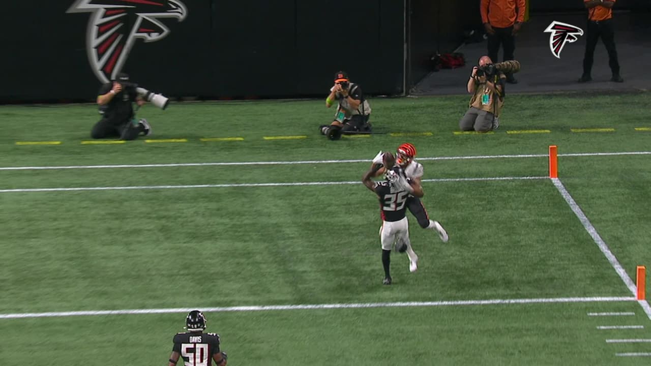 Arcega-Whiteside's 27-yard grab puts Falcons inches from end-zone