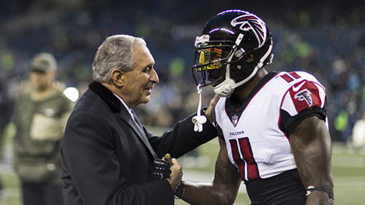 Julio Jones to attend training camp after reaching agreement with