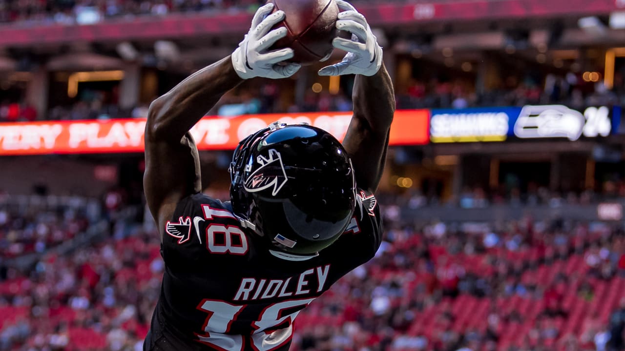 Sideline Access Calvin Ridley makes an impressive catch