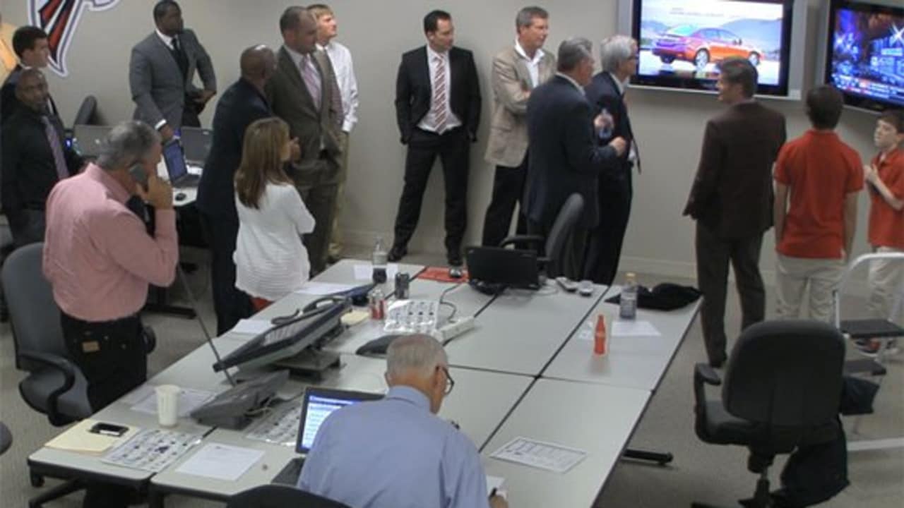 Making the War Room Call